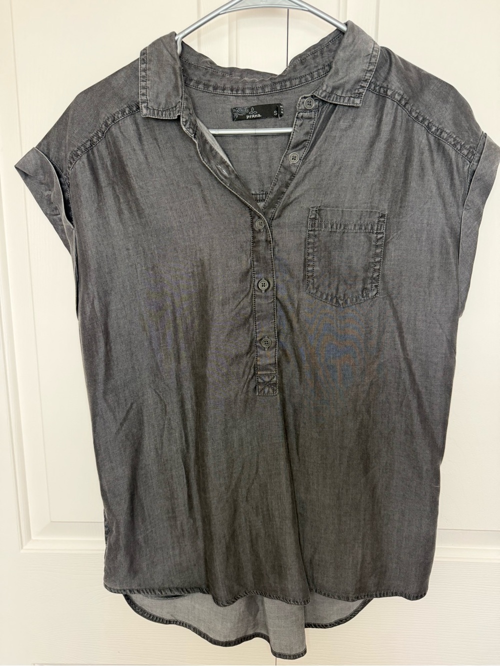 prAna Women’s Small Gray Chambray Button Popover Shirt Short Sleeve Casual